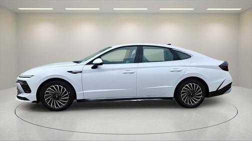 2025 Hyundai SONATA Hybrid SE
