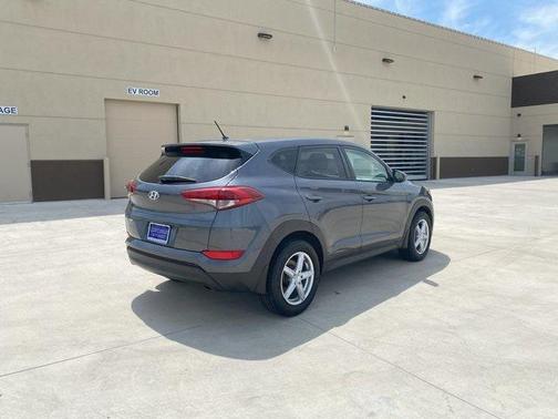 2018 Hyundai TUCSON SE