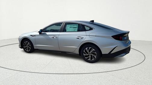 2026 Hyundai SONATA Hybrid Base