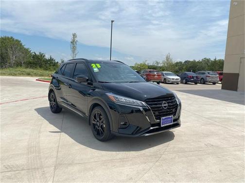 2023 Nissan Kicks SR