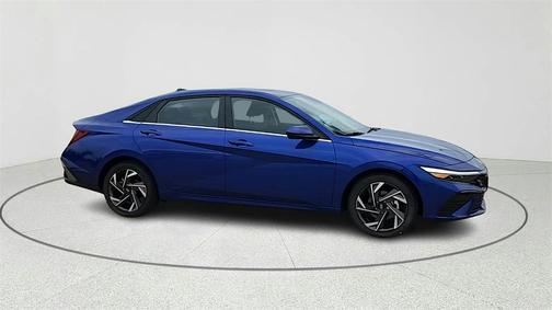 2025 Hyundai ELANTRA SEL
