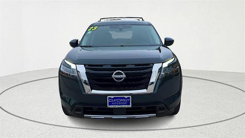 2023 Nissan Pathfinder Platinum FWD