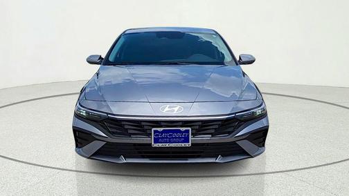Fluid Metal 2025 Hyundai ELANTRA SE
