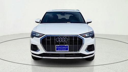 Ibis White 2022 Audi Q3 40 Premium