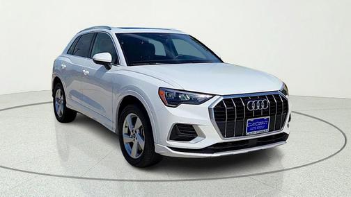 Ibis White 2022 Audi Q3 40 Premium