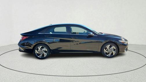 Abyss Black 2026 Hyundai ELANTRA Limited