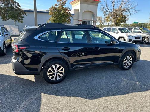 2023 Subaru Outback Base