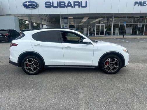 2022 Alfa Romeo Stelvio Ti