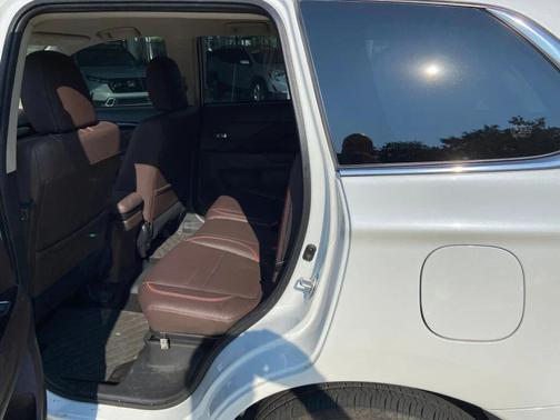 2018 Mitsubishi Outlander PHEV SEL