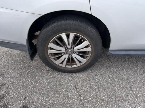 2019 Nissan Pathfinder S