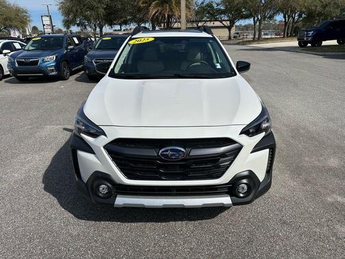 Crystal White Pearl 2025 Subaru Outback Premium
