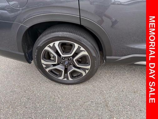 Magnetite Gray Metallic 2023 Subaru Ascent Limited 8-Passenger