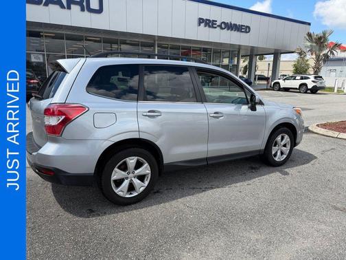 Ice Silver Metallic 2015 Subaru Forester 2.5i Limited