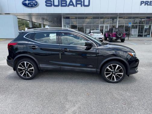 Magnetic Black 2018 Nissan Rogue Sport SL