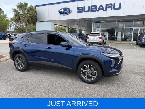 Blue Glow Metallic 2024 Chevrolet Trax LT