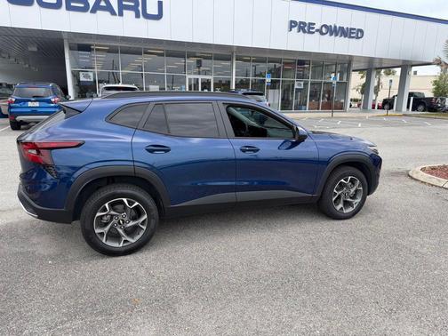 Blue Glow Metallic 2024 Chevrolet Trax LT