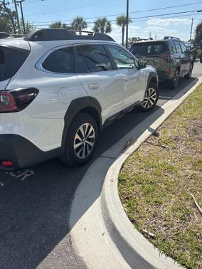 Crystal White Pearl 2024 Subaru Outback Premium