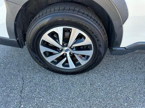 2023 Subaru Outback Premium