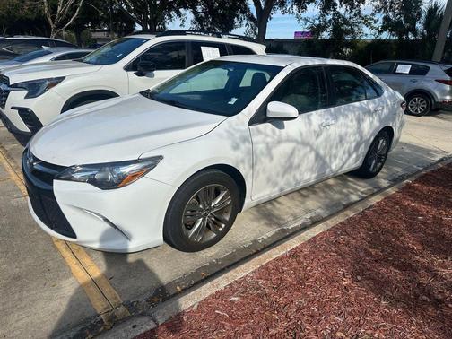 2016 Toyota Camry SE