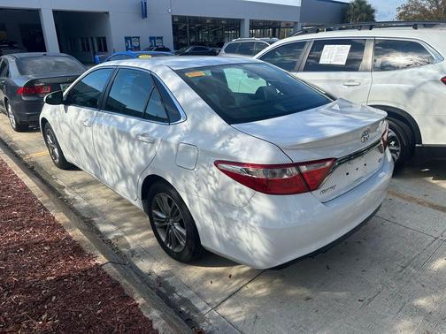 2016 Toyota Camry SE