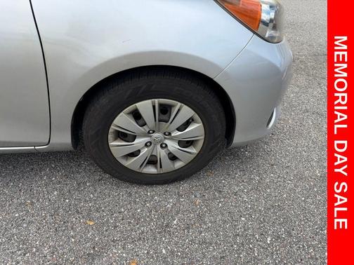Classic Silver Metallic 2013 Toyota Yaris LE
