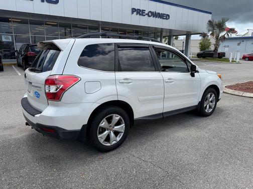 Satin White Pearl 2014 Subaru Forester 2.5i Limited