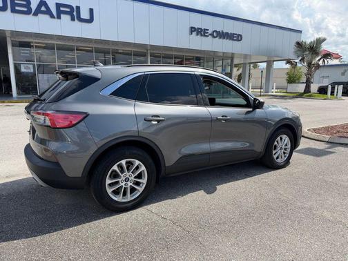 Carbonized Gray Metallic 2022 Ford Escape SE