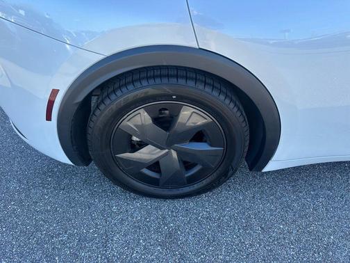 2023 Toyota Prius LE