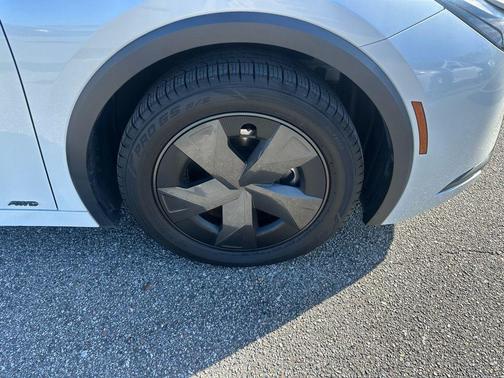 2023 Toyota Prius LE