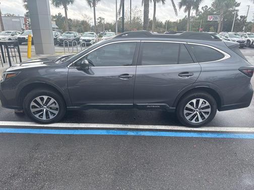 2022 Subaru Outback Base