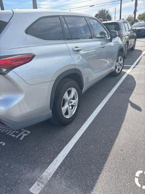 2020 Toyota Highlander LE