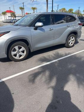 2020 Toyota Highlander LE