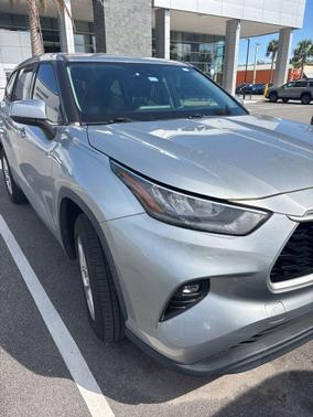 2020 Toyota Highlander LE