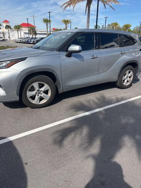 2020 Toyota Highlander LE