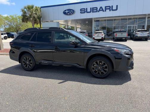 Crystal Black Silica 2023 Subaru Outback Onyx Edition
