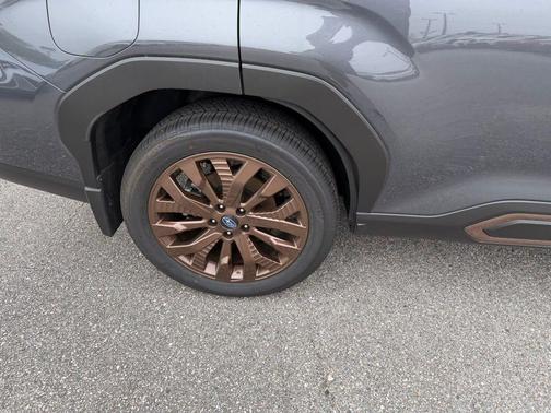 Magnetite Gray Metallic 2025 Subaru Forester Sport