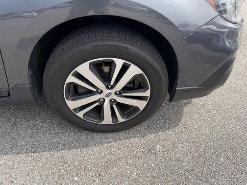 Gray Metallic 2019 Subaru Outback 3.6R Limited