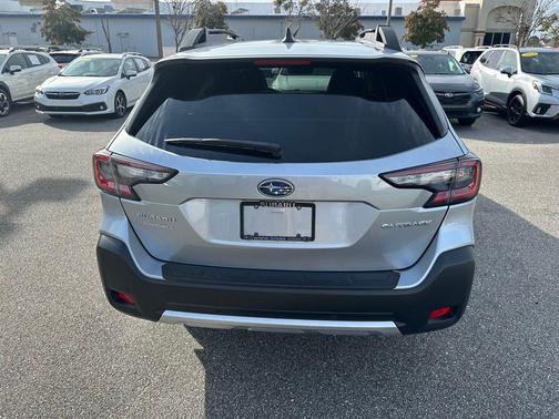 Ice Silver Metallic 2025 Subaru Outback Limited