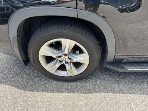 Attitude Black Metallic 2015 Toyota Highlander Limited Platinum