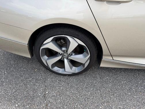 2020 Honda Accord Touring 2.0T