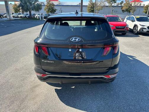 2024 Hyundai TUCSON SE