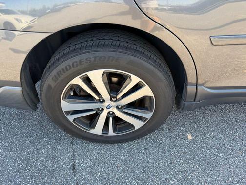 Gray Metallic 2019 Subaru Outback 2.5i Limited