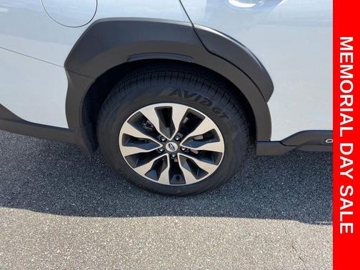 Crystal White Pearl 2024 Subaru Outback Limited