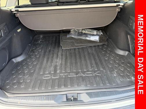 Crystal White Pearl 2024 Subaru Outback Limited
