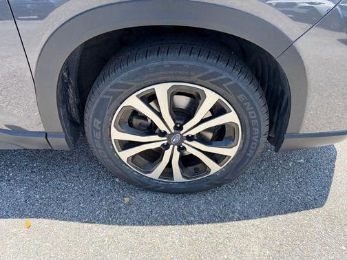 Magnetite Gray Metallic 2021 Subaru Forester Limited