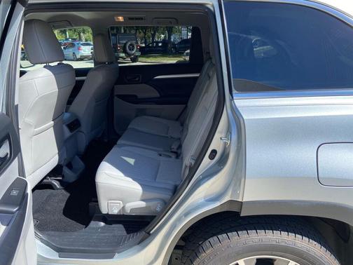 2019 Toyota Highlander LE Plus