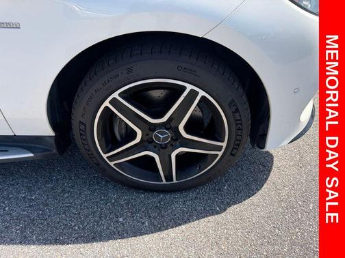 Polar White 2017 Mercedes-Benz AMG GLE 43 Base 4MATIC