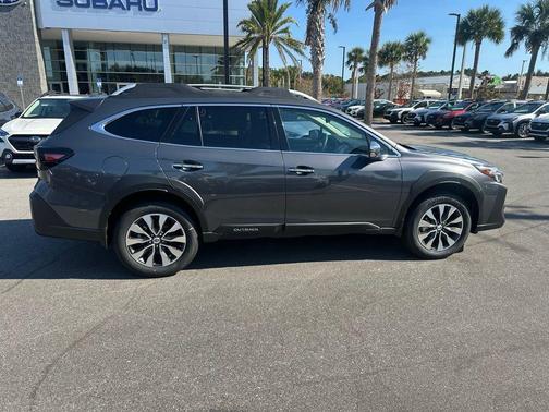 2025 Subaru Outback Touring XT