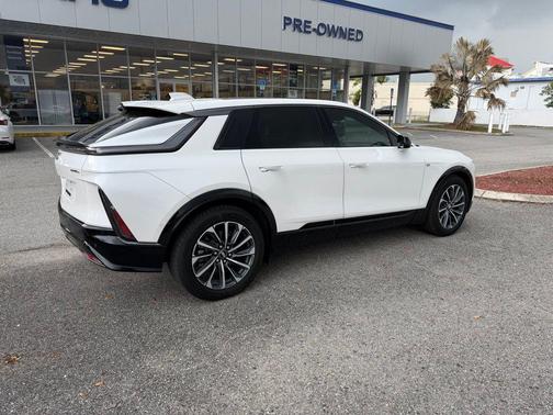 2024 Cadillac LYRIQ Sport