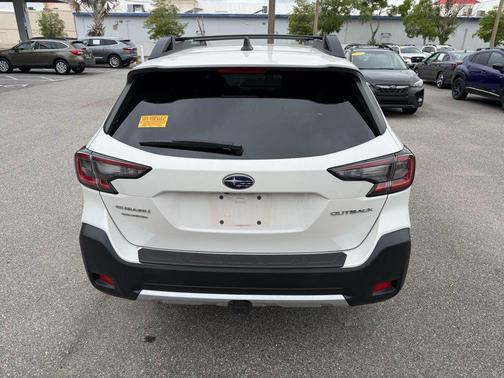 Crystal White Pearl 2023 Subaru Outback Limited
